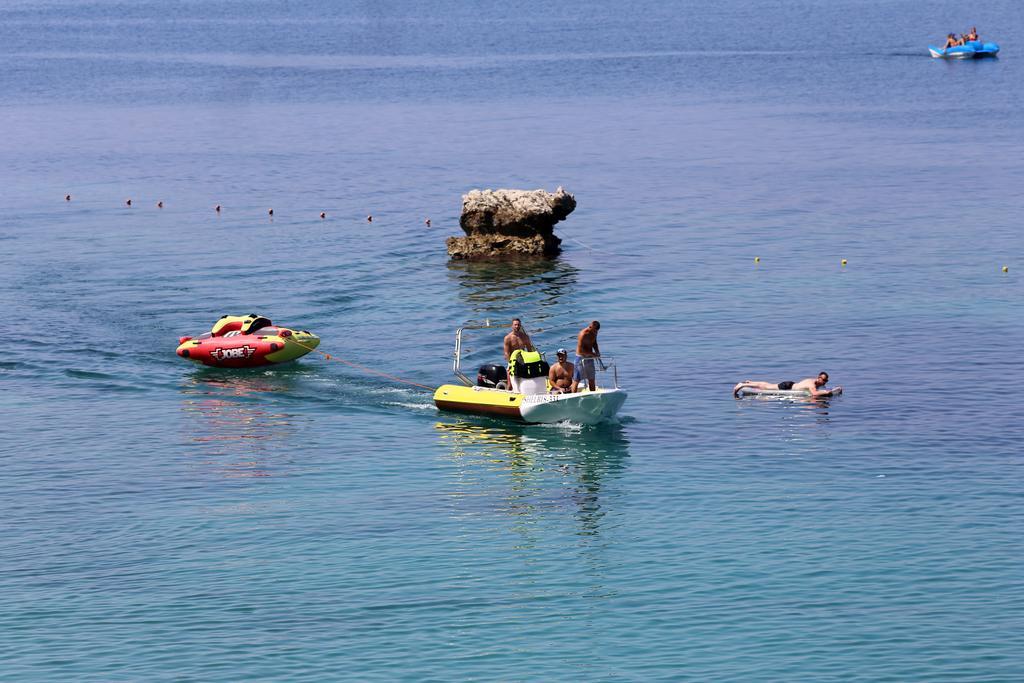 Hotel Nimfa Vlore Exterior photo